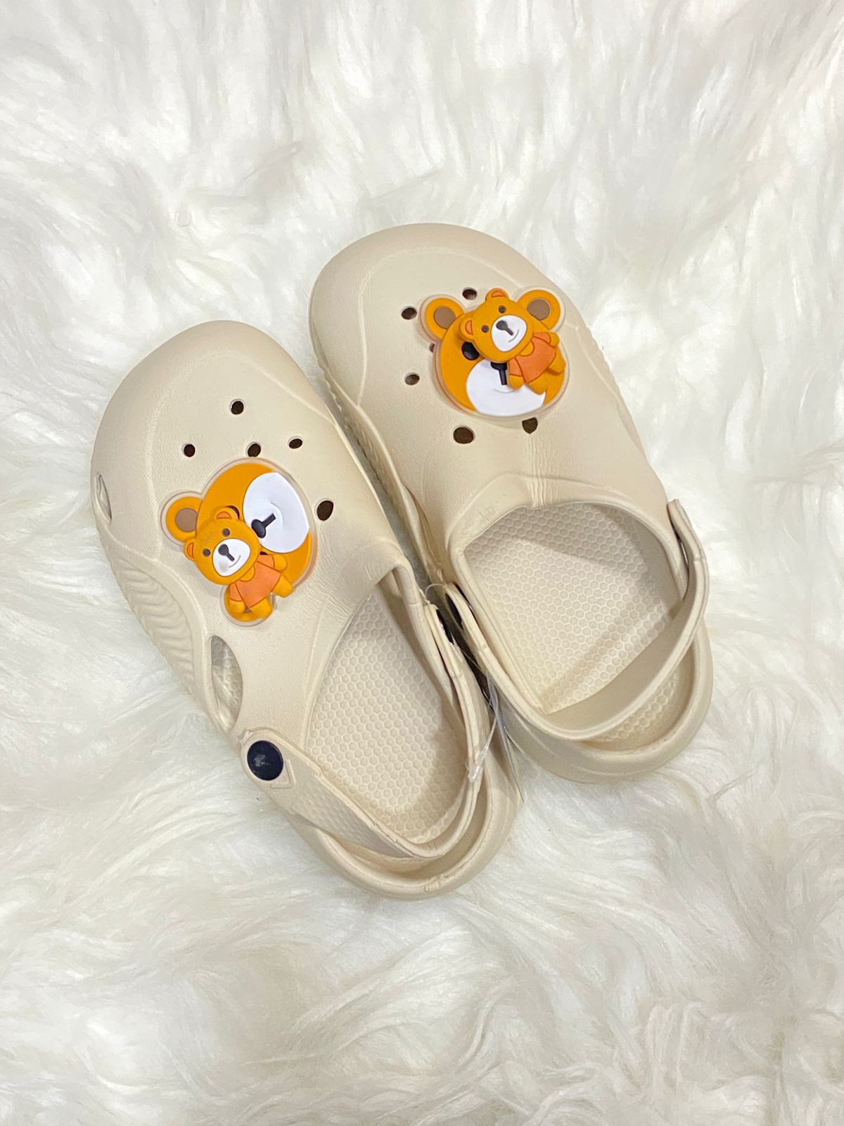 CROCKS ( CREAM )